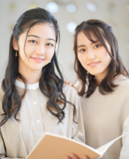 รูปถ่ายของนักศึกษาหญิงชาวญี่ปุ่น